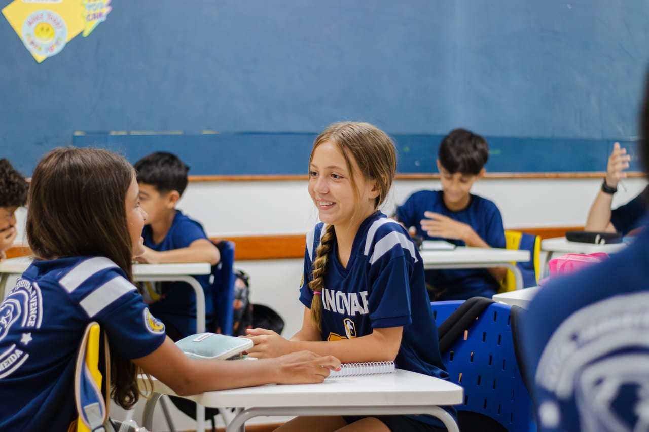 Alunos do Colégio Inovar Veiga de Almeida em atividade pedagógica